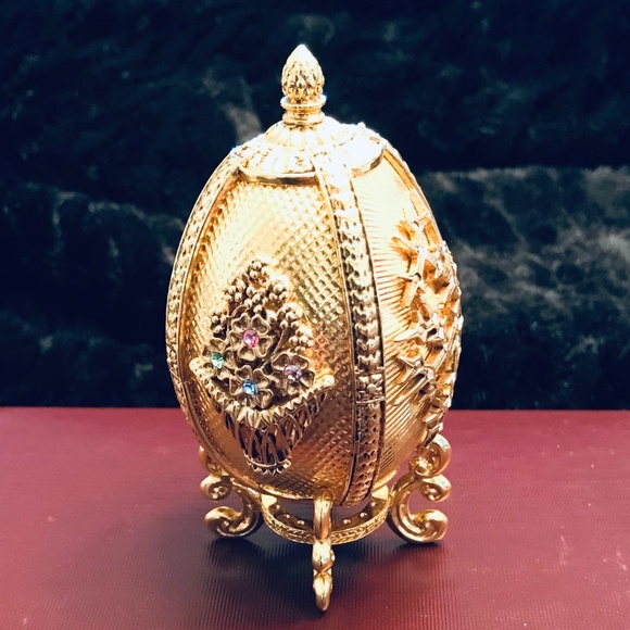 Joan Rivers Imperial Treasures “The Four Seasons Egg” - Picture 6 of 6
